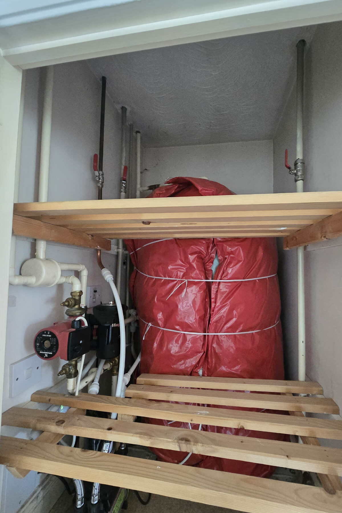 wrapped-boiler-with-shelf Wrapped tank with shelf